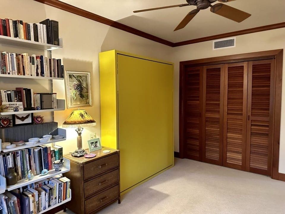 Murphy Bed closed - an option if you only use two bedrooms