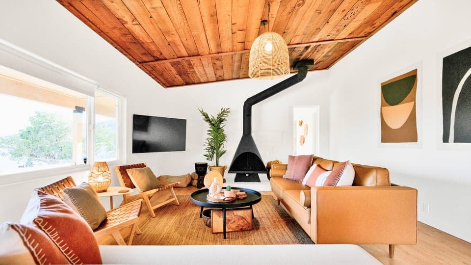 Brand new living room with a sofa bed. You'll find plenty of games and instrumnt