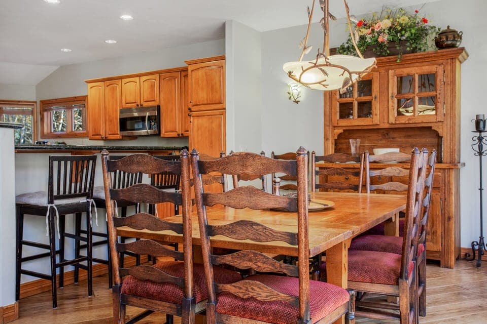 Bar Seating for 3