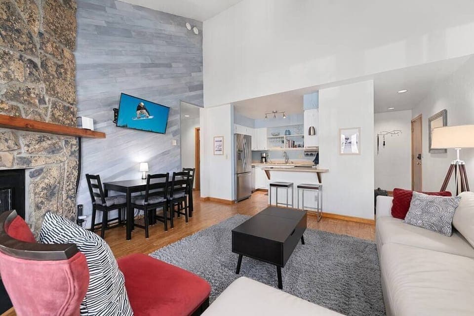 Steamboat Dream Vacation - The Pines Condominums (2)