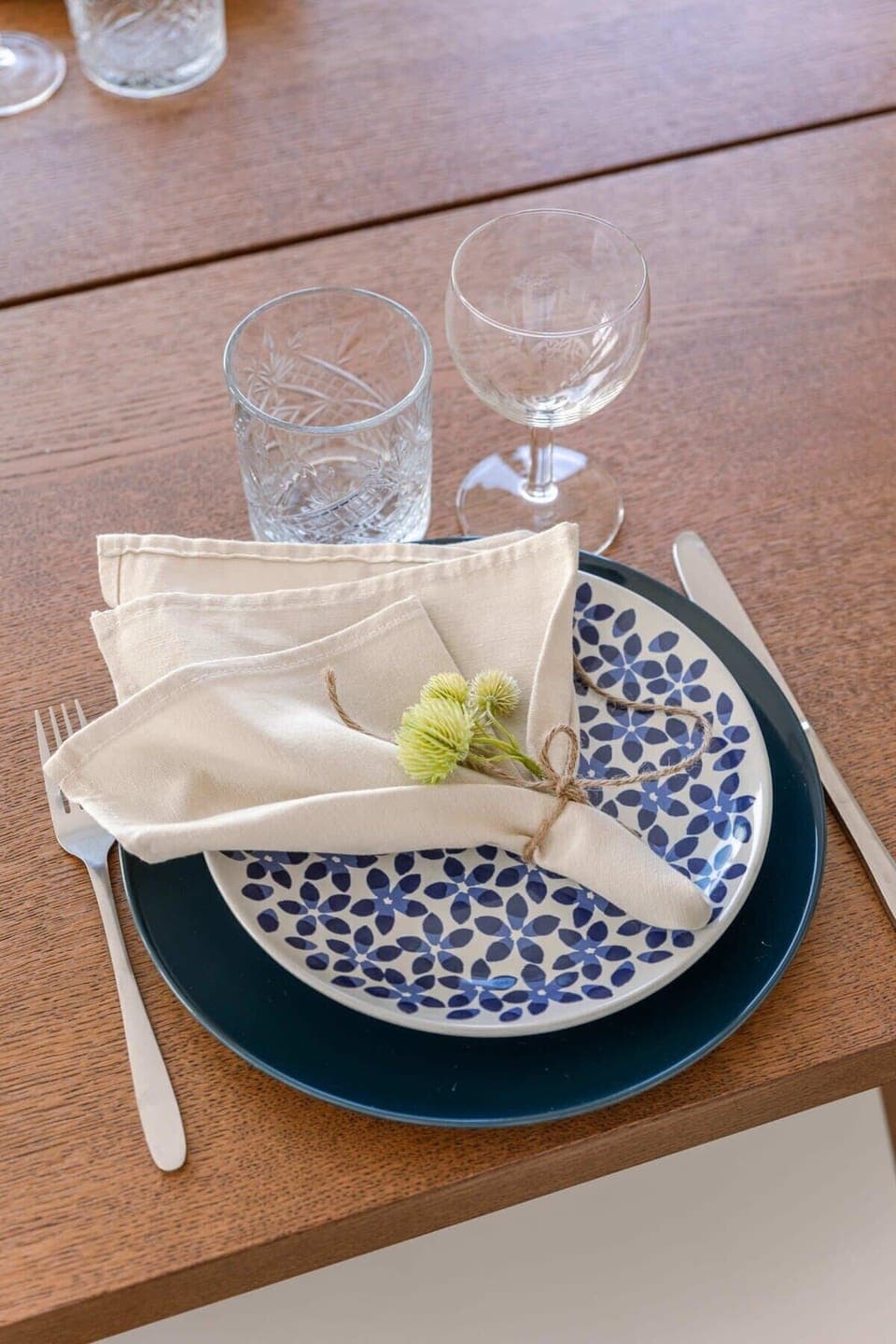 Dining table details