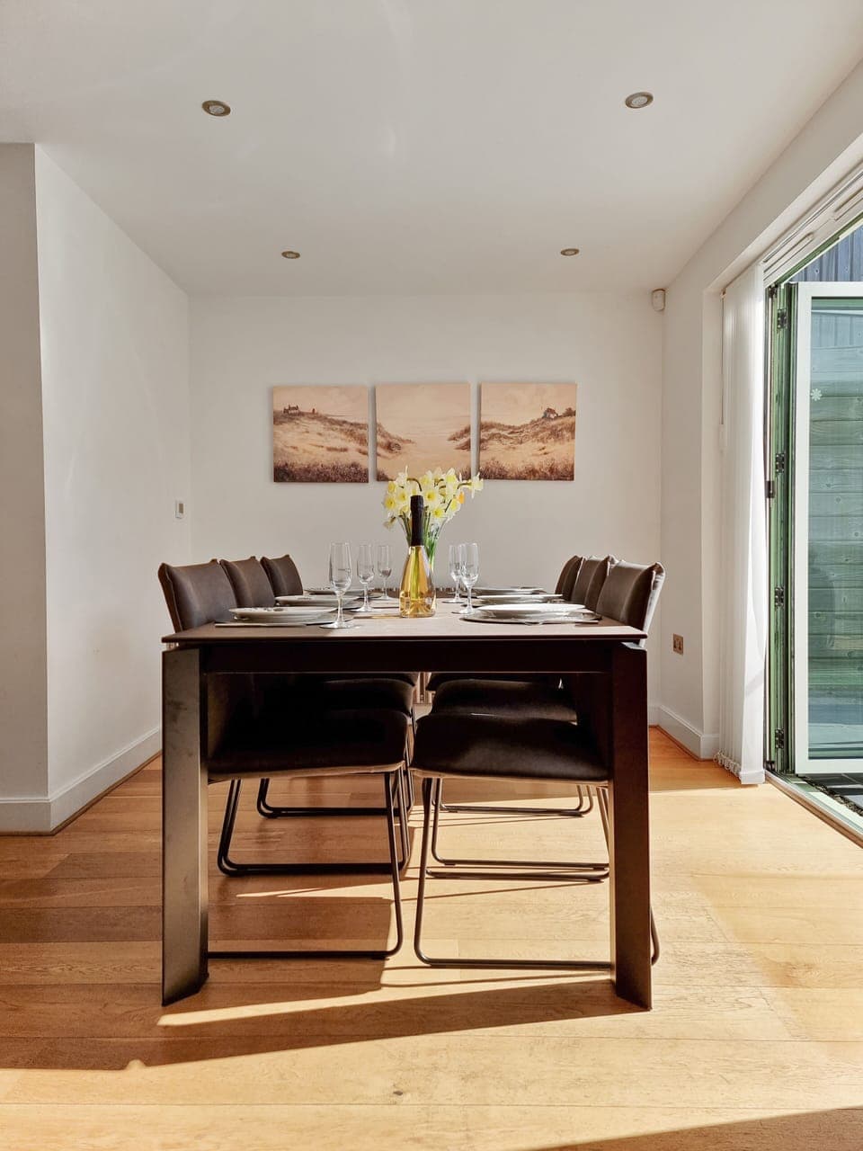 2 Point View - Dining Table