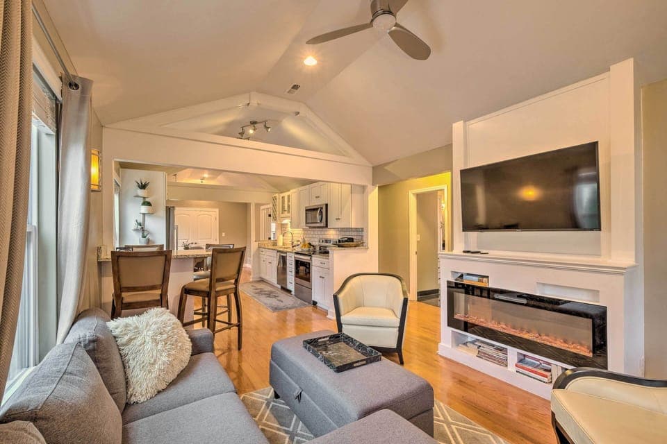 Lyndon Vacation Rental | 2BR | 2BA | 1,200 Sq Ft | Stairs Required for Access