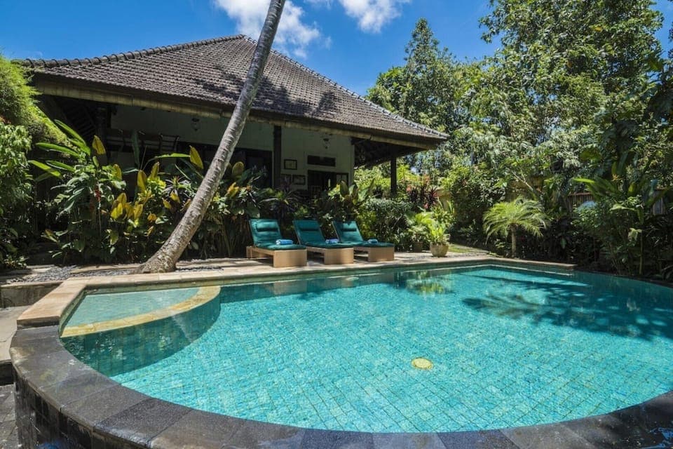 Villa Tukad - unique fully-staffed villa with pool and stunning tropical gardens