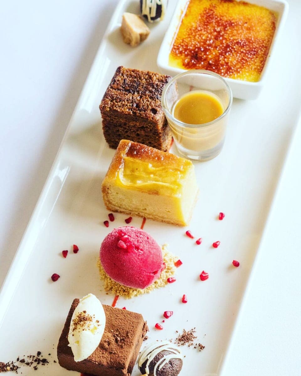 Create your own menu with the help of our private chefs..