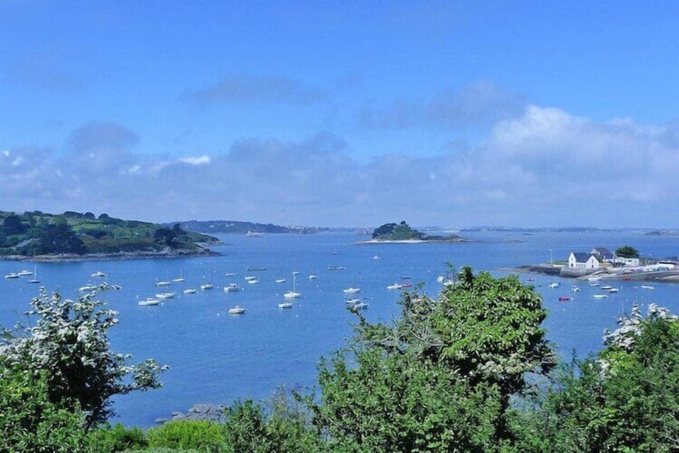 Surroundings [summer] (1-5 km)