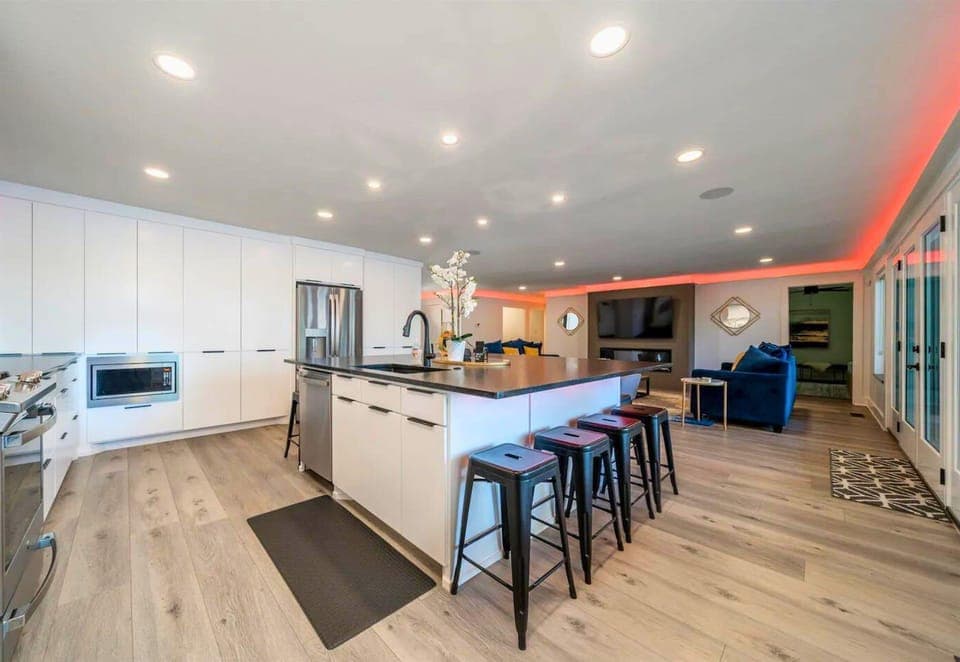 [Kitchen] The Kitchen is Fully Equipped with State Of The Art Appliances, a Chef's Dream!