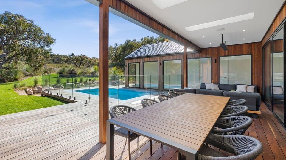 You can lounge and rest after swimming or prepare a fun brunch by the pool. It's also great to socialise and bond over BBQ and drinks