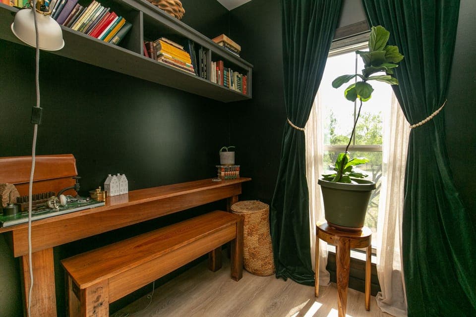 Office nook for your hybrid work days! 