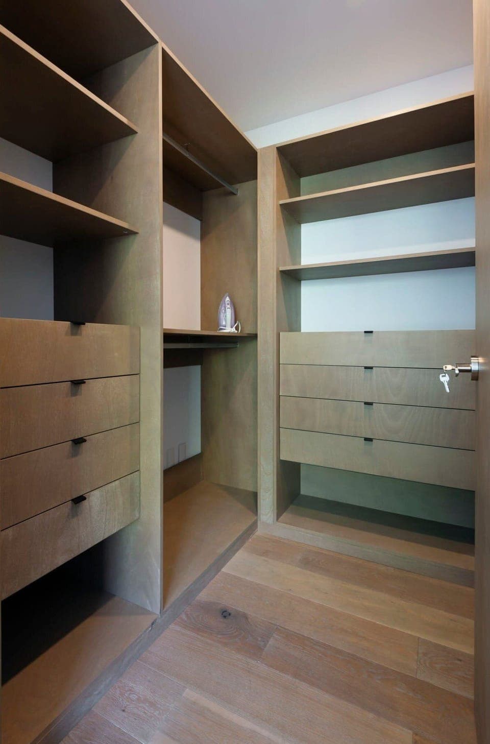 Amazing walking closet