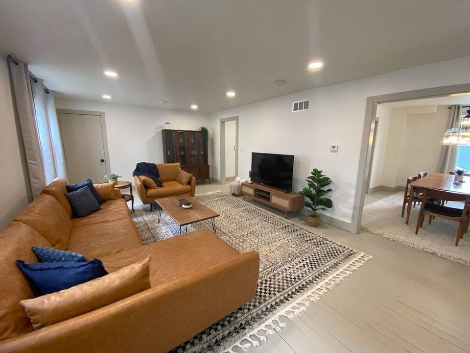 1st Floor Living Room