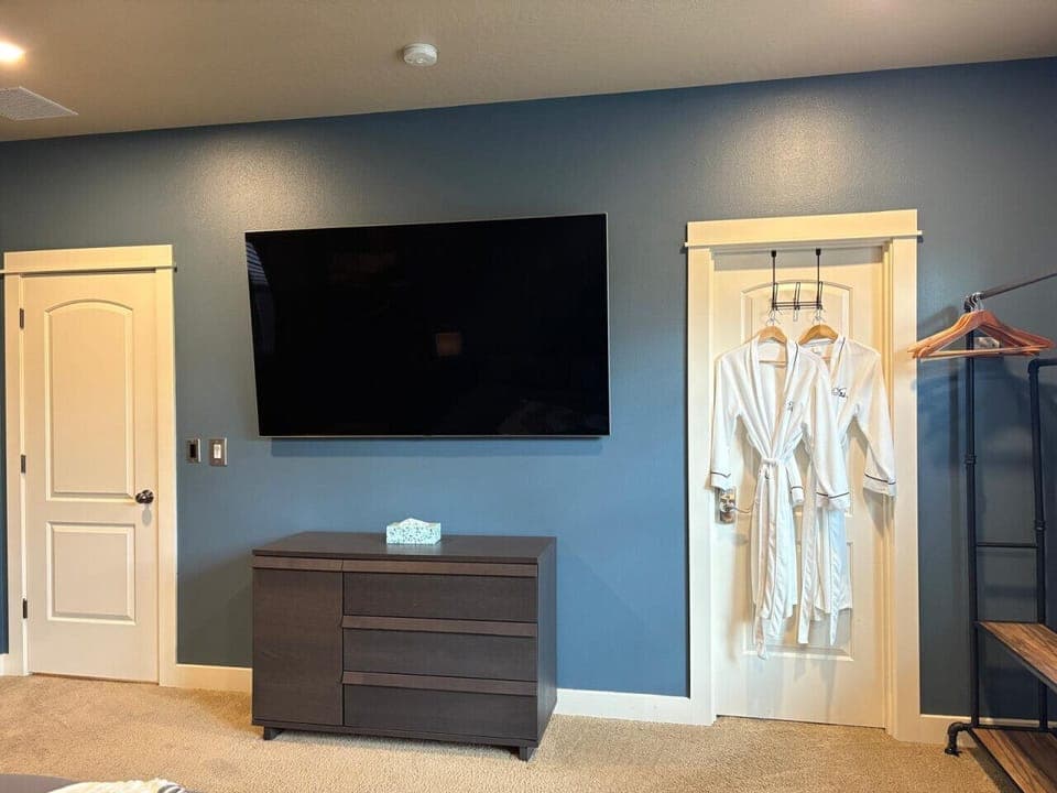 Master Bedroom - King