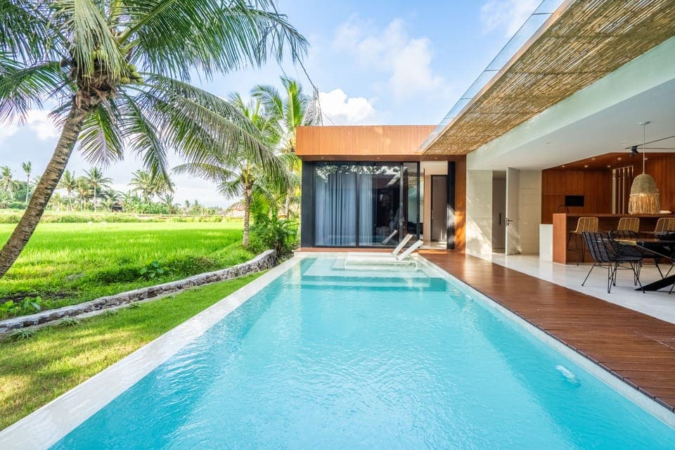 Exterior, Swimming Pool