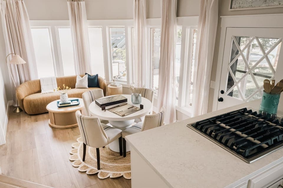 From coffee to cocktails, this kitchen’s got you covered.