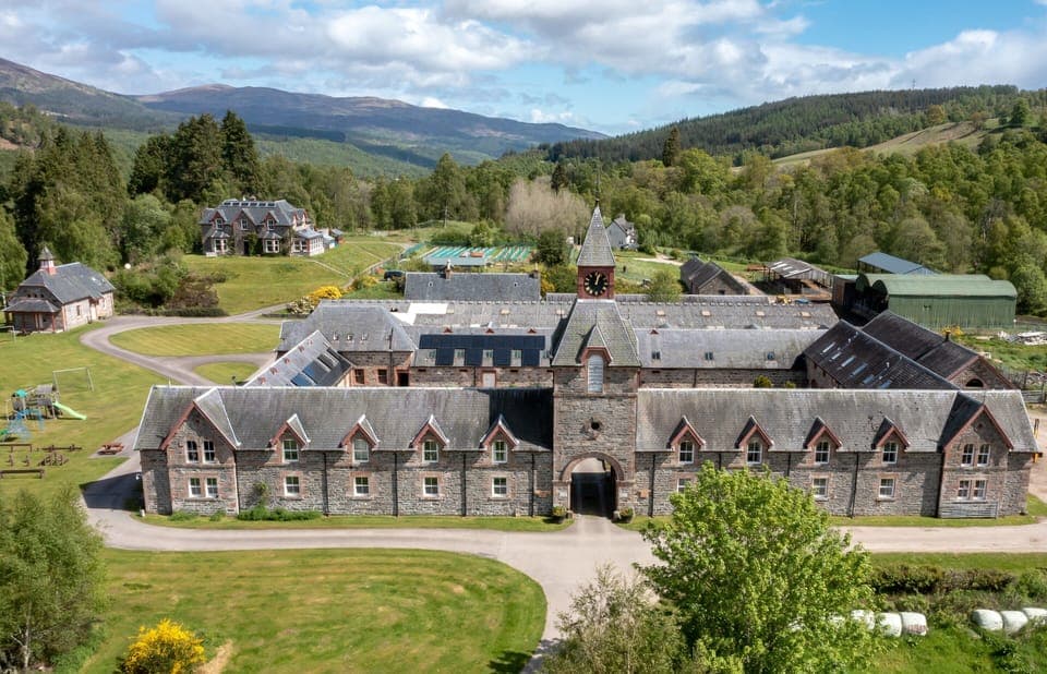 Overview of Tomich Holidays