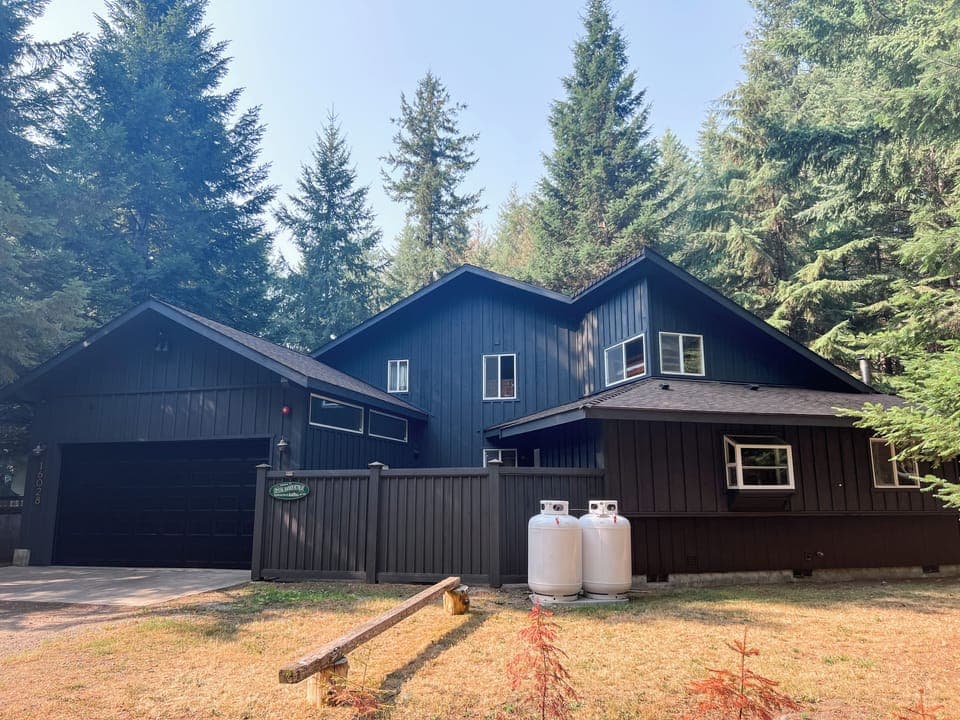 Welcome to Crystal Rainier Retreat