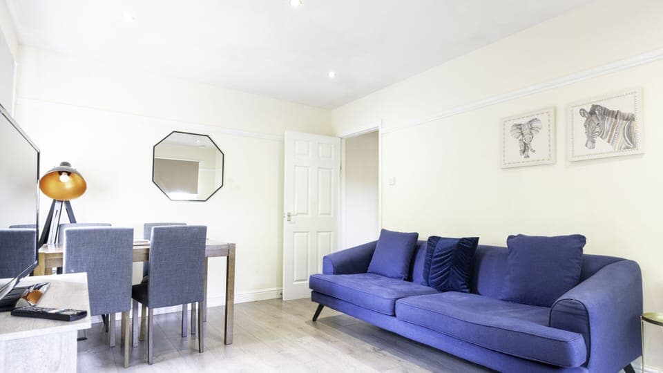 Living Room / Lounge