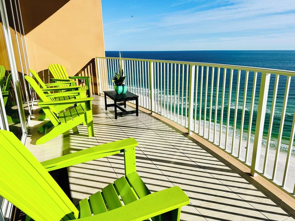 DIRECTLY ON THE GULF