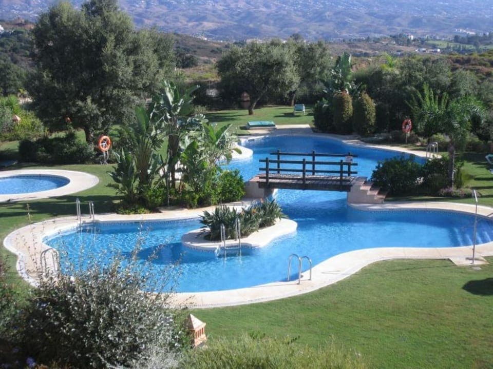 Communal swimming pools 