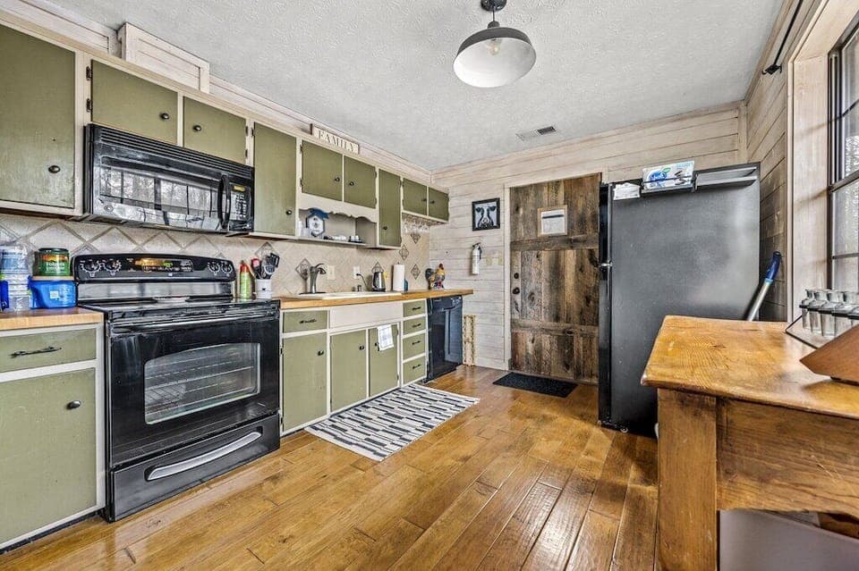 Grassy Paradise's fully equipped kitchen