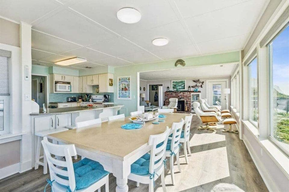 Dinning Room at the Schilling Beach House