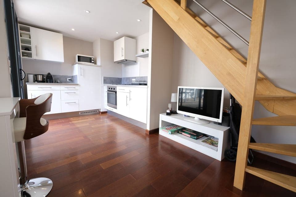 Vacation rental SAINT-RÉMY-DE-PROVENCE Alpilles, Apartment for rent with all comfort kitchen for 2 people. Online reservation with Plaisirs & Maisons de Provence