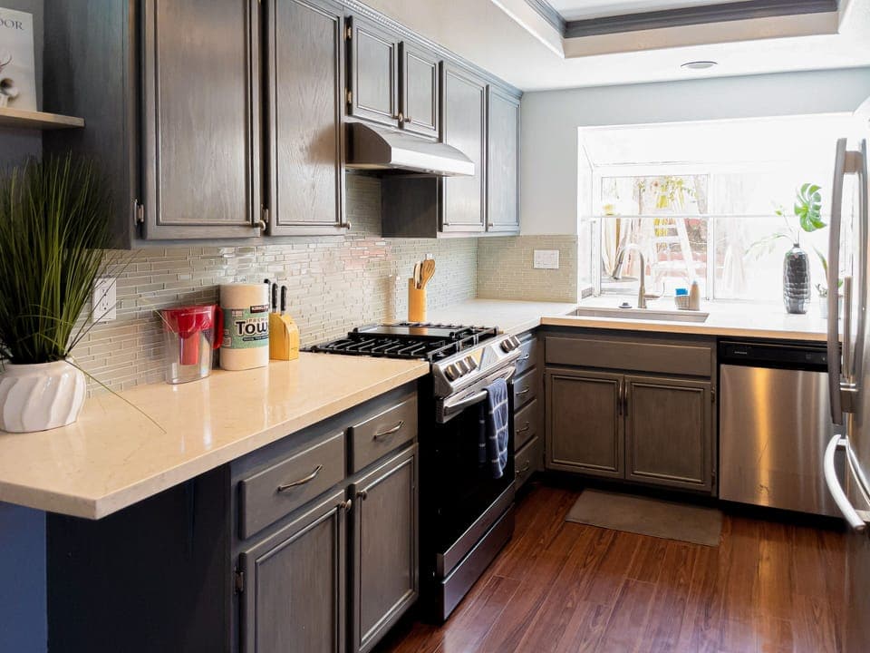 Our fairly large fully equipped kitchen comes with free coffee