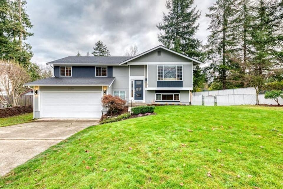 Welcome to this modern and stylish 5 bedroom, 2 bath spacious home!