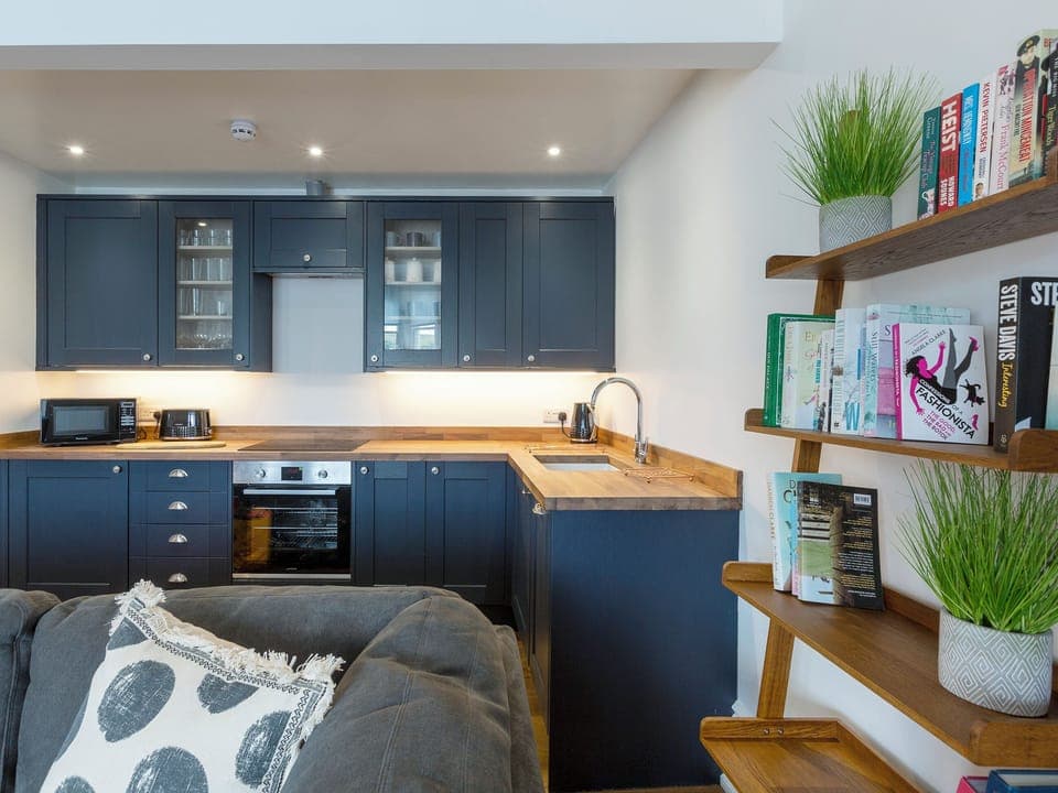 Open plan living space | Anchorage View, Dartmouth