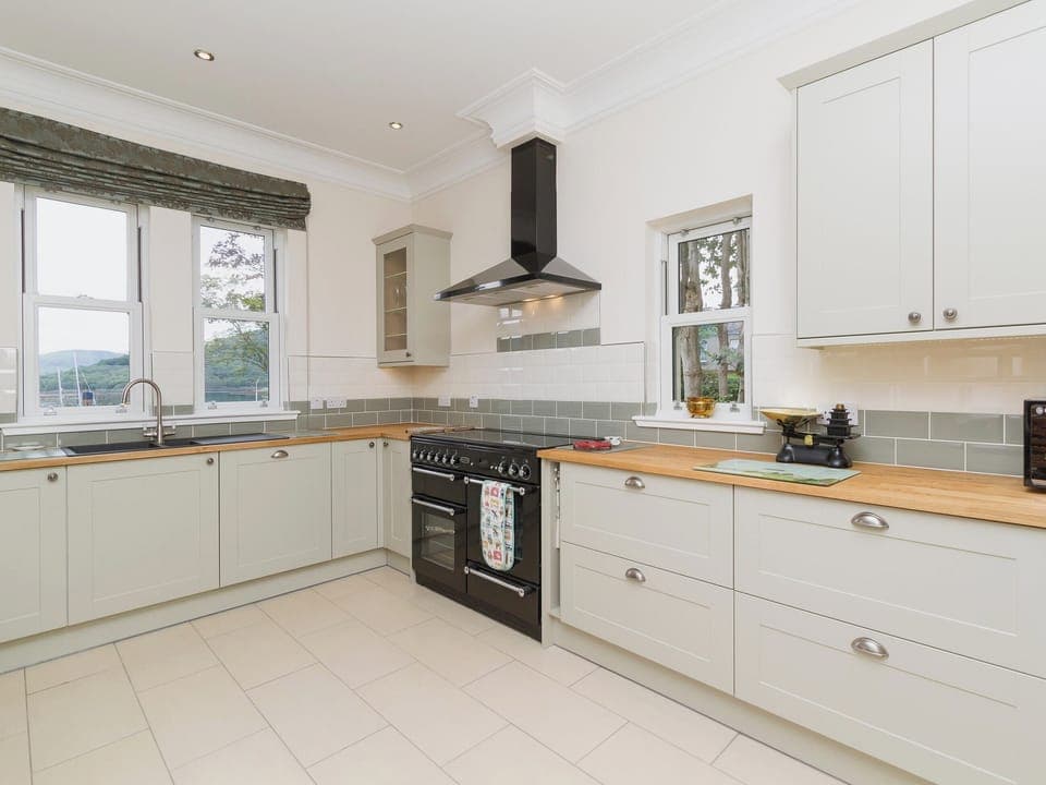 Nice and spacious modern kitchen | Torfern, Corpach, near Fort William