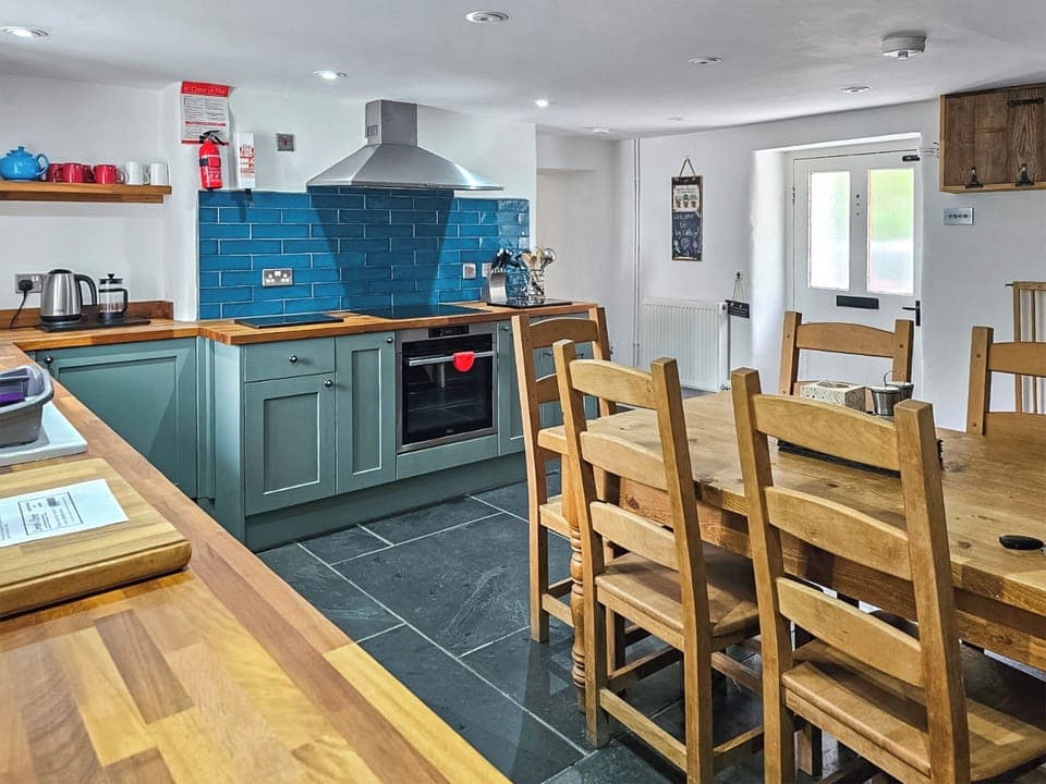 Kitchen/diner | Ivy Cottage, Boscastle
