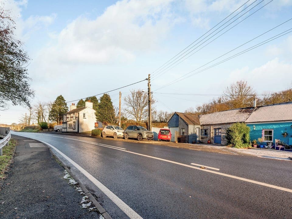 Setting | Tegfan, Ffos-y-ffin, near Aberaeron