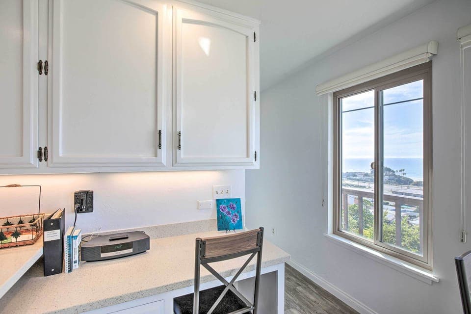 Laptop Workspace | Free WiFi