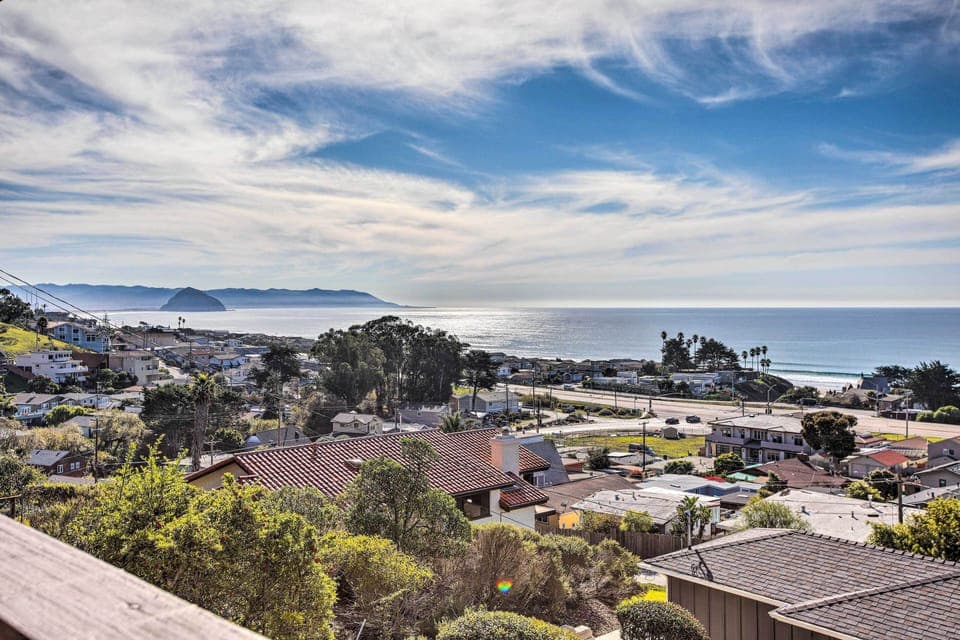 Cayucos Vacation Rental | 2BR | 2.5BA | Stairs Required | 1,650 Sq Ft