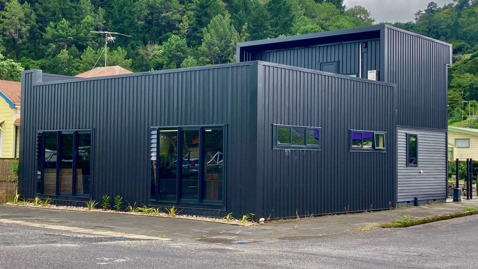 As you drive up Tararu Road, you will spot the renovated Moanataiari Dairy.