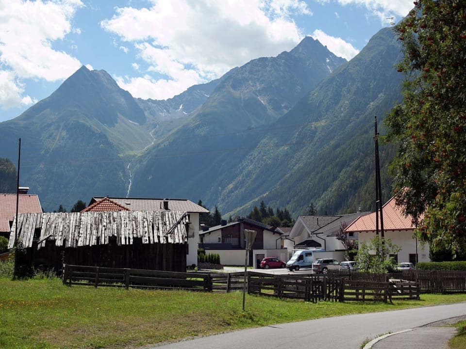 Immediate Surroundings [summer] (<1 km)