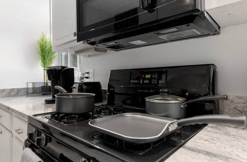 Stove and cookware