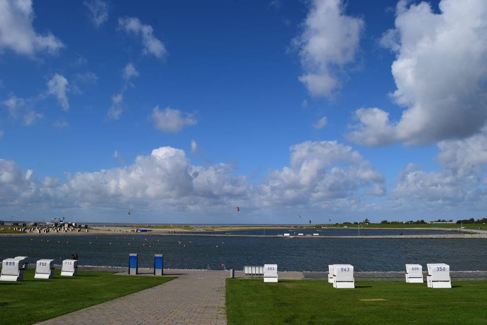 Surroundings [summer] (1-5 km)