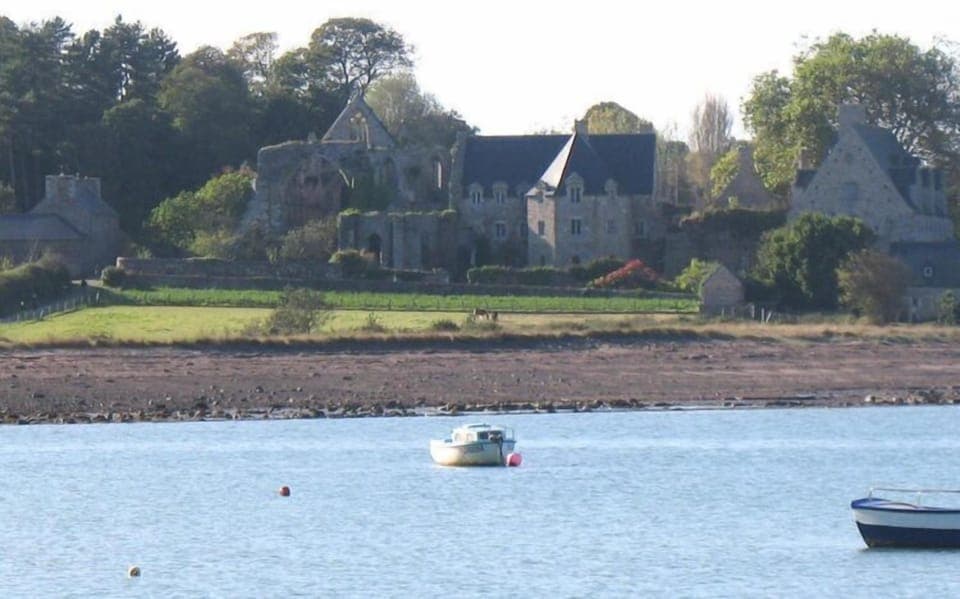 Surroundings [summer] (1-5 km)