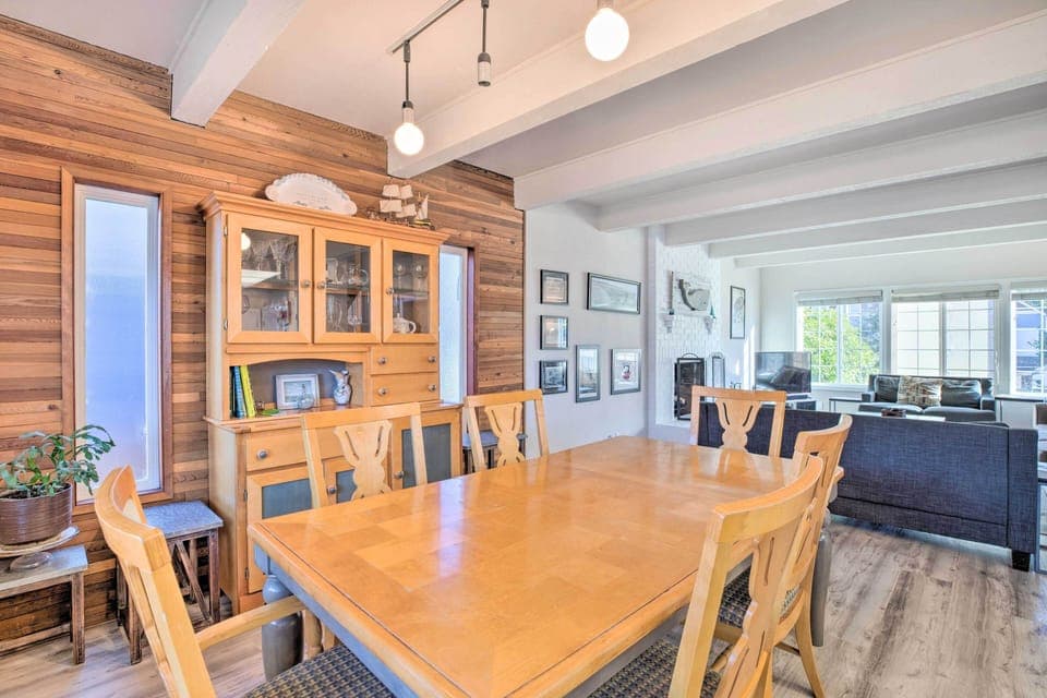 Dining Area | Dishware + Flatware Provided