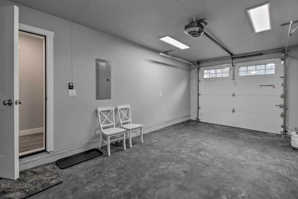 Parking | Garage (1 Vehicle) | Electric Vehicle Charging Station