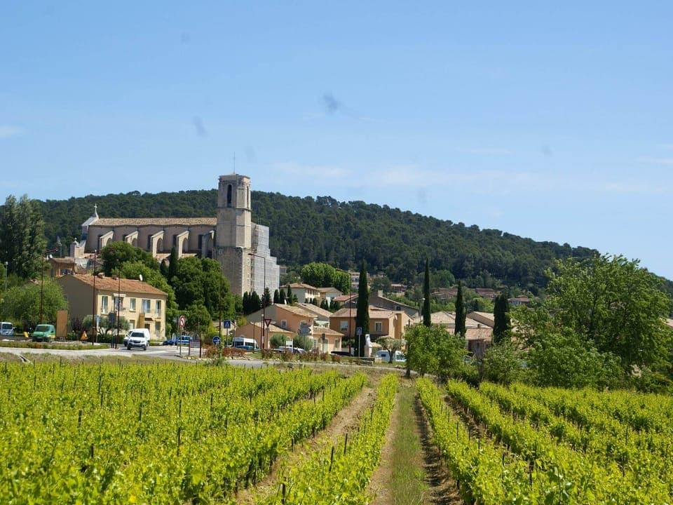 Surroundings [summer] (1-5 km)