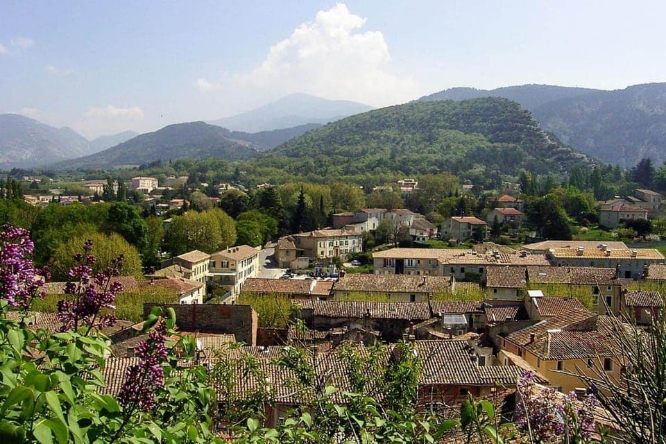 Surroundings [summer] (1-5 km)