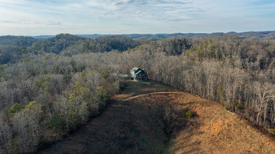 No neighbors on this cabin vacation