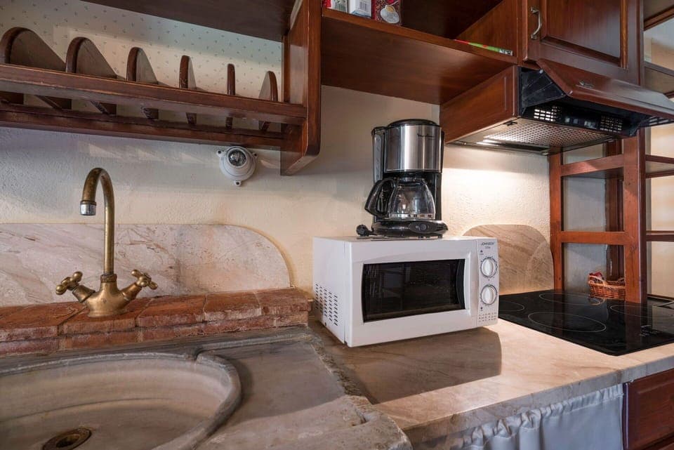 Amenities, Autumn, Kitchen, Room Detail, Spring, Summer