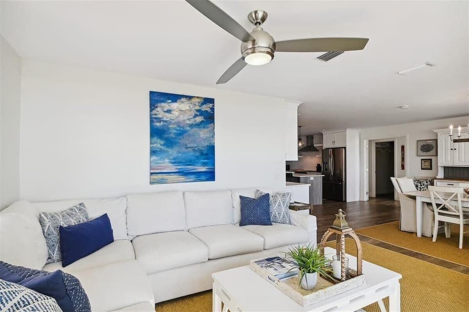 Bright Open Living
