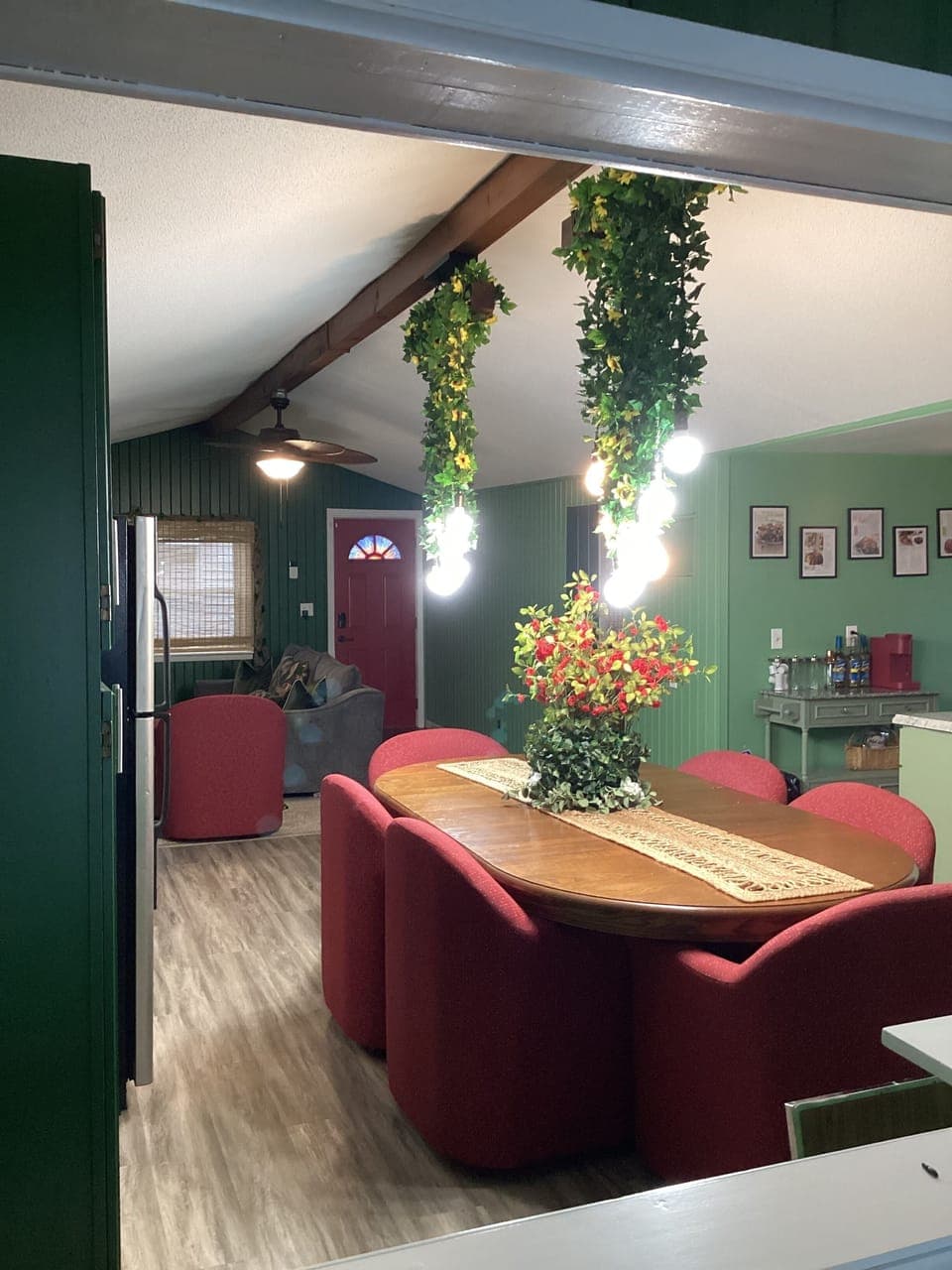 Living room/dinning room combo