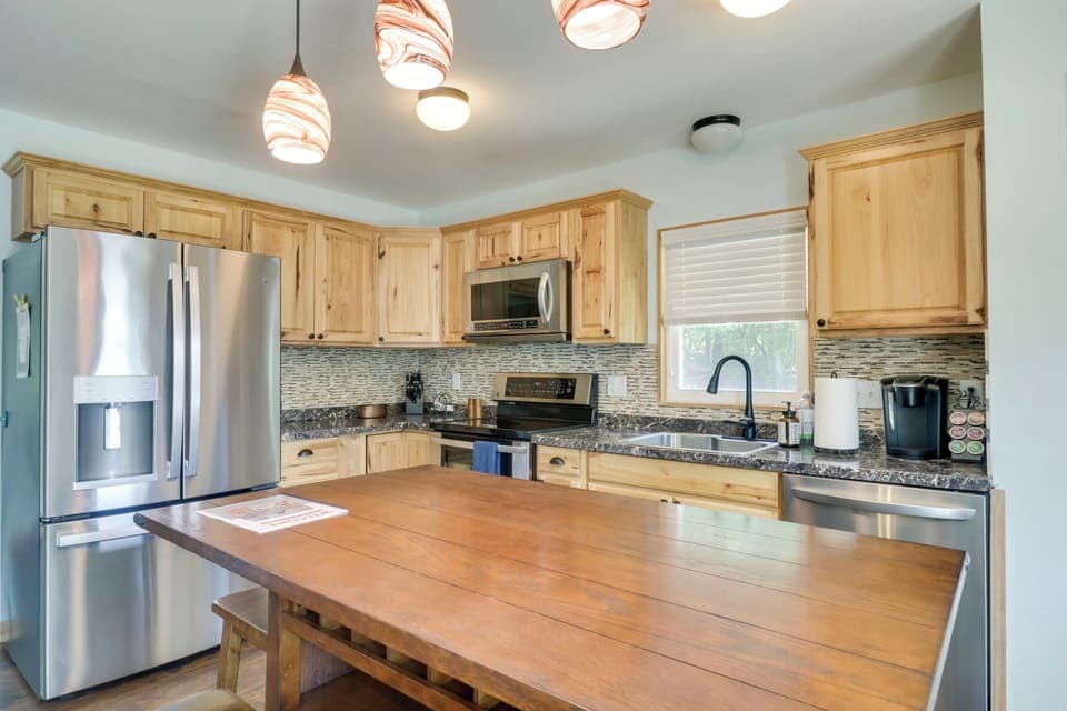 Kitchen | 1st Floor | Dishware/Flatware Provided