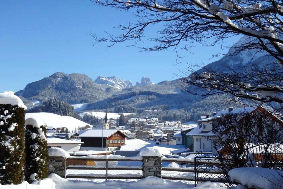 ABTENAU - BLICK AUF'S ORTSKERN