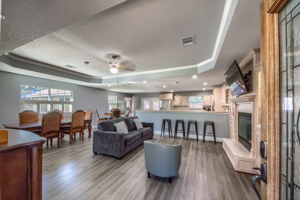 Keep me in Mind: Beautifully decorated Living Room!